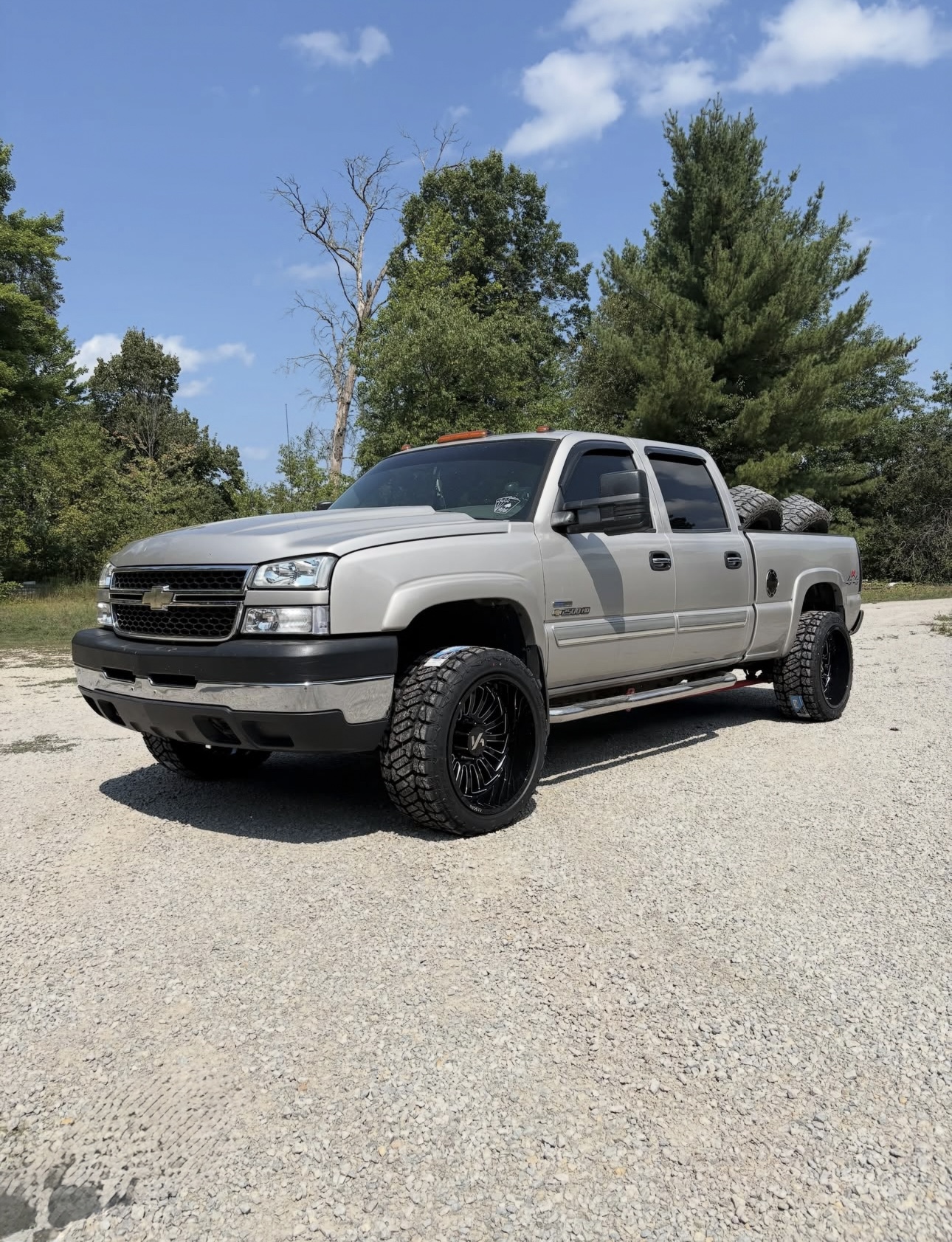 Chevrolet Silverado 2500HD on 24-inch wheels